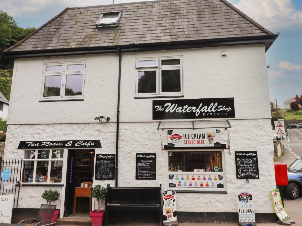 Ferienwohnung The Poppy Fields Abode Rhyl Exterior foto